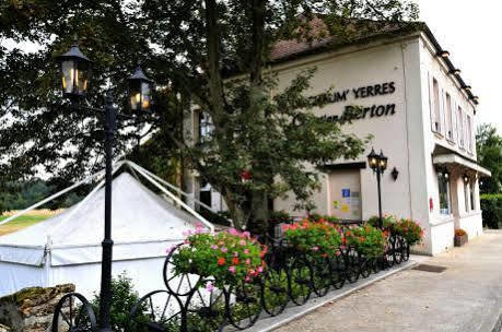 Hotel La Chaum'Yerres Chaumes-en-Brie Extérieur photo